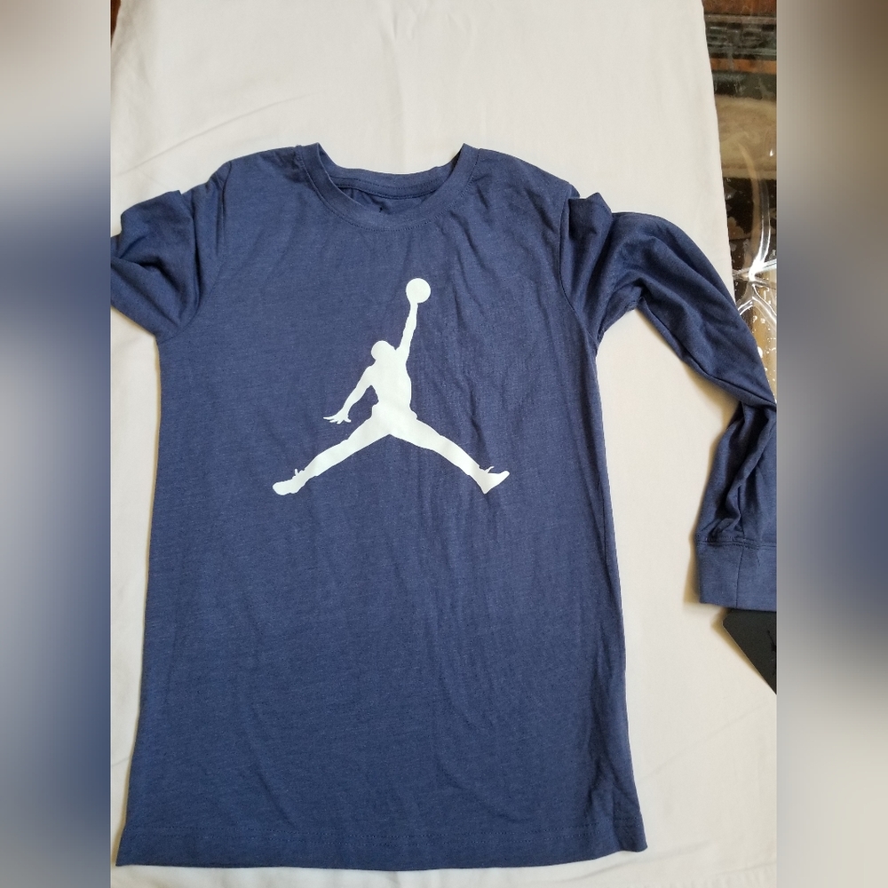 Air Jordan Boys Large Graphic-Print Cotton Long Sleeve T-Shirt CHARCOAL White
